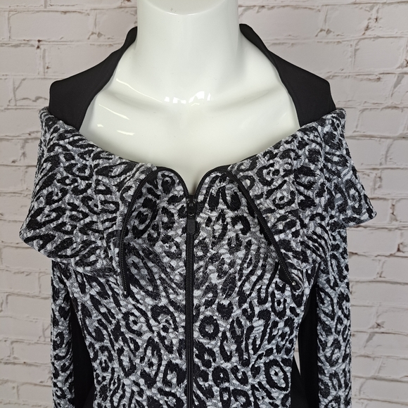 Joseph Ribkoff Animal Print Light Jacket - Picture 4 of 11